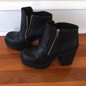H&M’s platform boots (perfect condition)